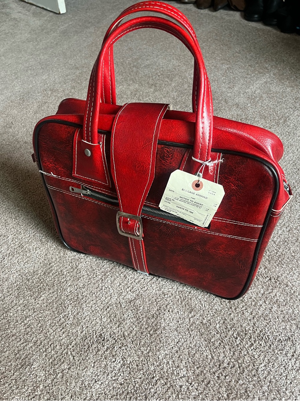 VTG 70’s Marbled Red Vinyl / Faux Leather Carry-On Travel Bag - Picture 2 of 7